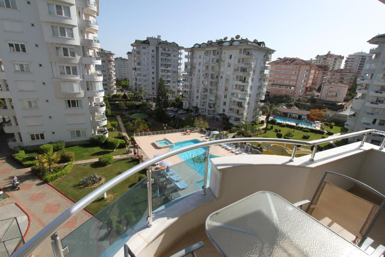 Banana B Alanya
